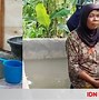 Pagi Pagi Ambyar Nenek Viral Mandi Lumpur